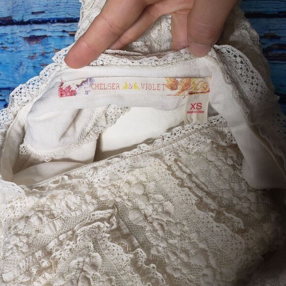 Chelsea & Violet tiered lace dress XS Snow White - Picture 3 of 8